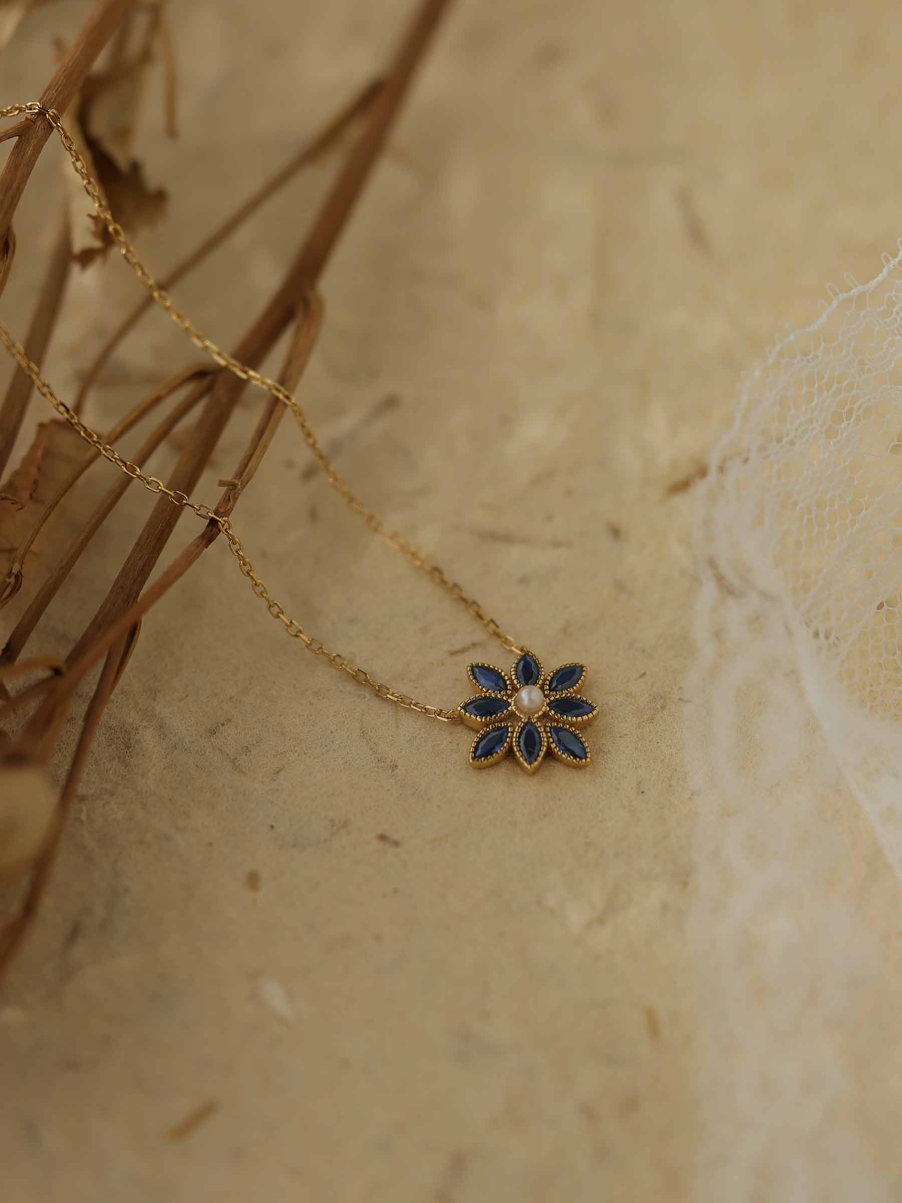 Cámellia Sapphire Pearl Necklace - Image 15